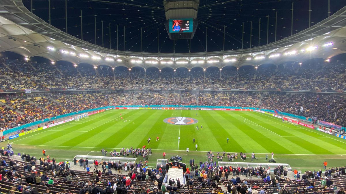 Din Stăpânul Inelelor, 300 sau Biblie? FCSB, scenografie înfricoșătoare la meciul cu Lyon: ce a apărut în Peluza Nord