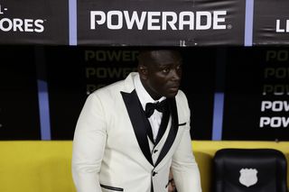 Imaginile care au făcut înconjurul lumii i-au fost arătate astăzi lui Șumudică: „Când vă vedem îmbrăcat așa?”