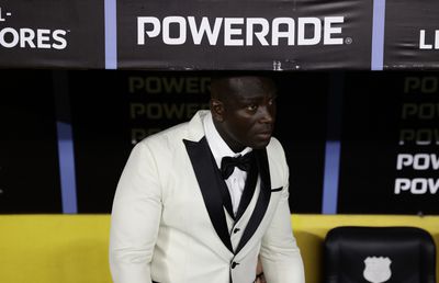 Imaginile care au făcut înconjurul lumii i-au fost arătate astăzi lui Șumudică: „Când vă vedem îmbrăcat așa?”