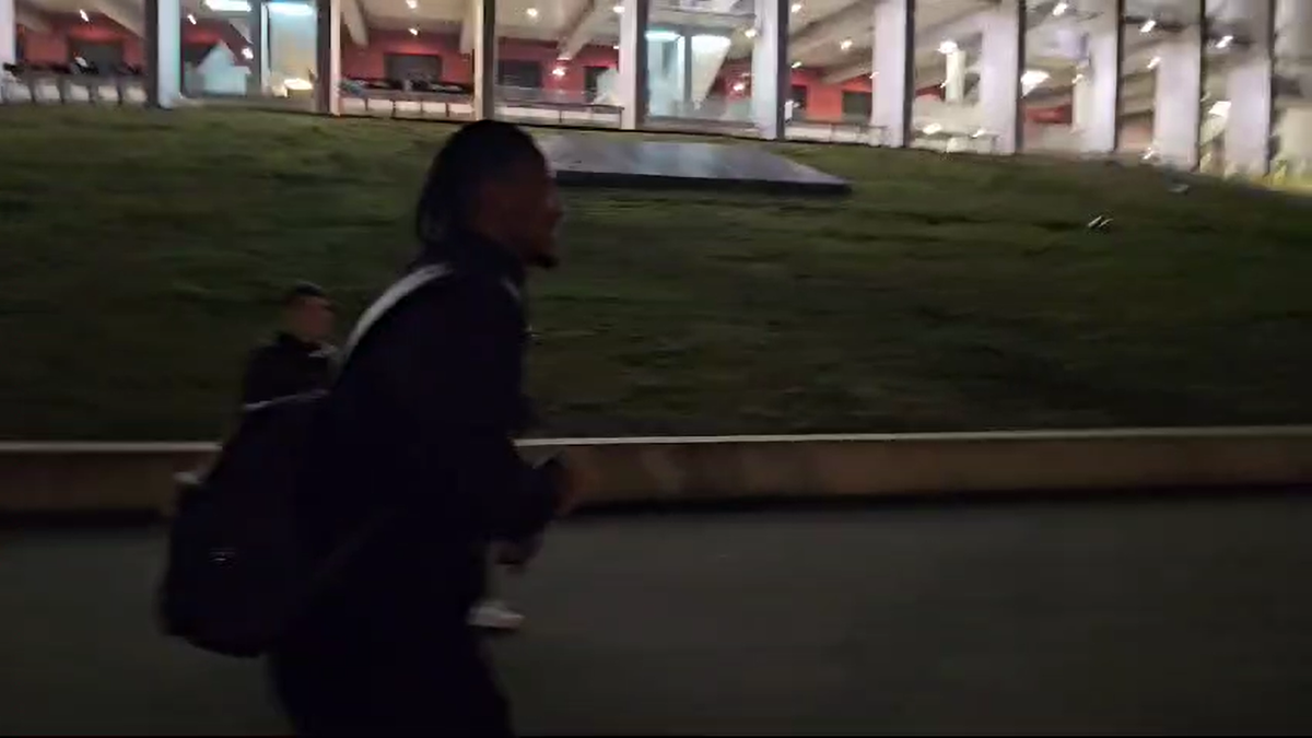 Ngezana a fost uitat la stadion la finalul meciului FCSB - Lyon