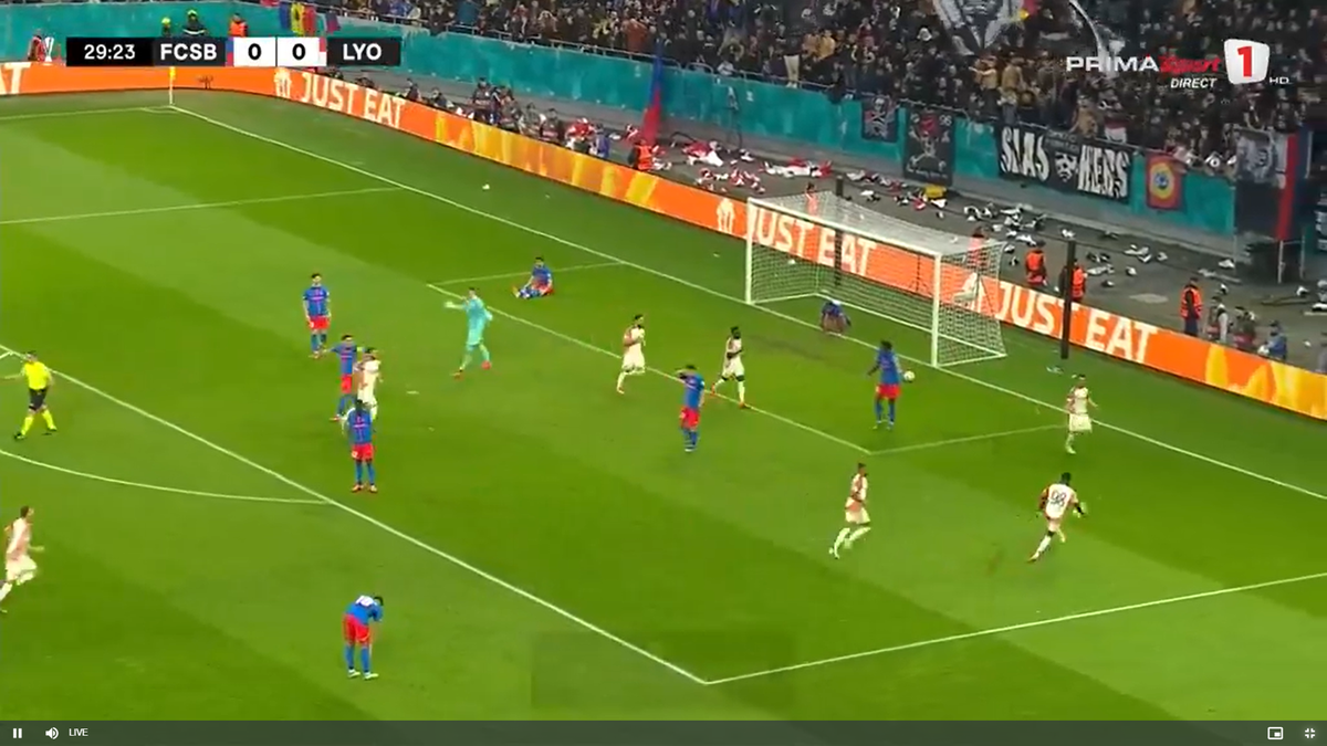 Gol controversat în FCSB - Lyon: ce spune regulamentul