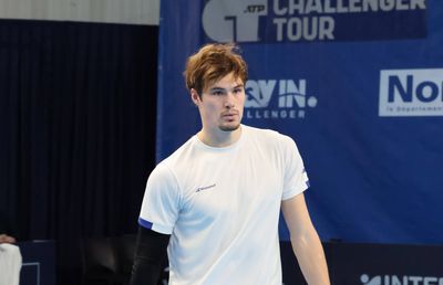 Jucătorul amenințat cu moartea de un parior a povestit prin ce a trecut: „Când am intrat pe teren, m-am uitat în tribune...”