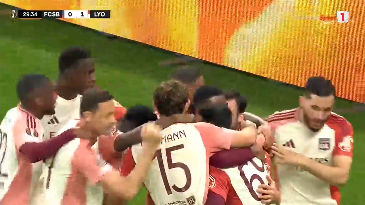 Gol controversat în FCSB - Lyon: ce spune regulamentul