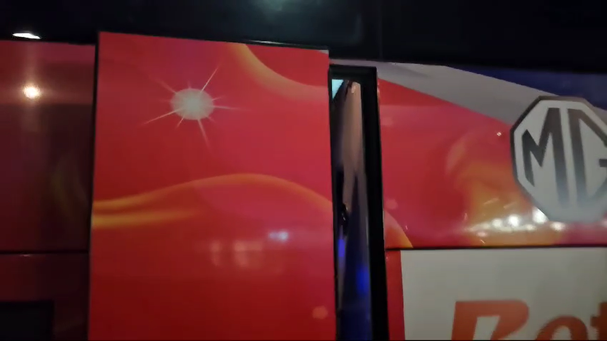 Ngezana a fost uitat la stadion la finalul meciului FCSB - Lyon