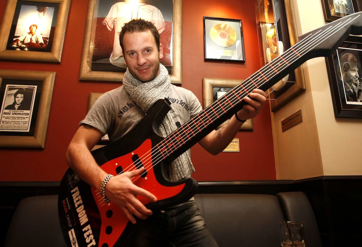 A rezistat doar un an la granzii din București și e și acum mirat de ce a putut să trăiască în România: „Cât pentru a scrie o carte!”