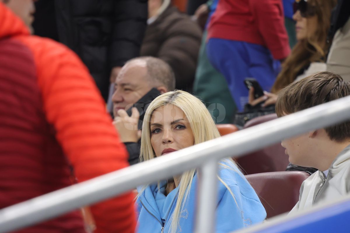Laura Vicol, implicată în „scandalul Nordis”, a fost în tribune la FCSB - Lyon » Imaginile surprinse de reporterul GSP