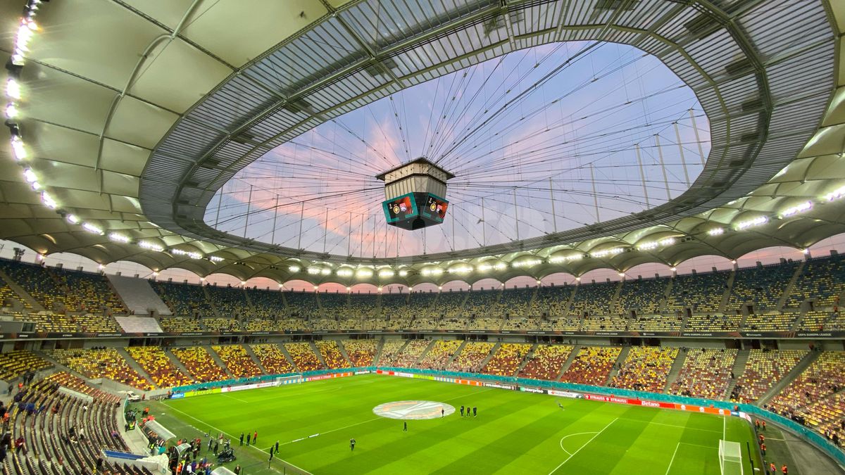 Din Stăpânul Inelelor, 300 sau Biblie? FCSB, scenografie înfricoșătoare la meciul cu Lyon: ce a apărut în Peluza Nord