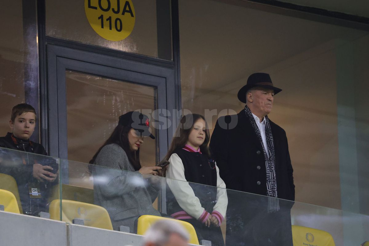 FCSB - Lyon, imagini de la încălzire