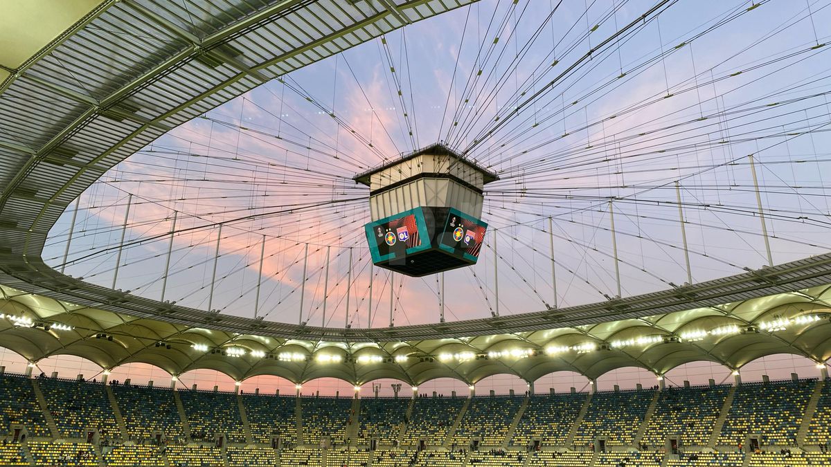 Din Stăpânul Inelelor, 300 sau Biblie? FCSB, scenografie înfricoșătoare la meciul cu Lyon: ce a apărut în Peluza Nord