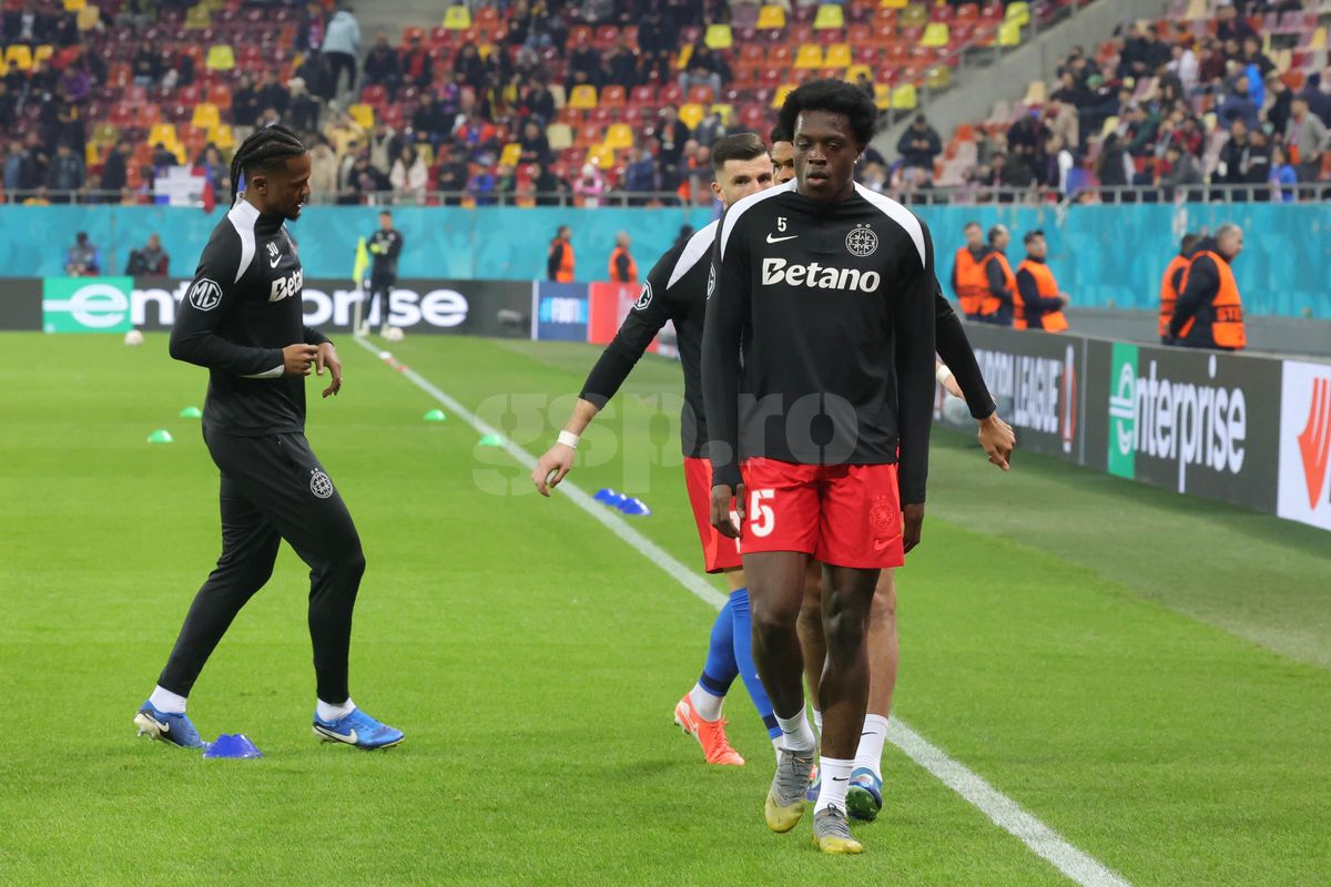 FCSB - Lyon, imagini de la încălzire