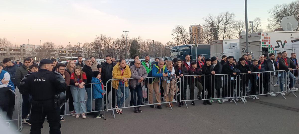 FCSB - Lyon, sosirea celor două formații