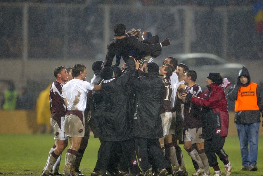 Bucurie la finele partidei cu PAOK. Foto: Cristi Preda, GSP 20 de ani de la primăvara europeană din Giulești » Cum a ajuns Rapidul în 16-imile Cupei UEFA 2005-2006