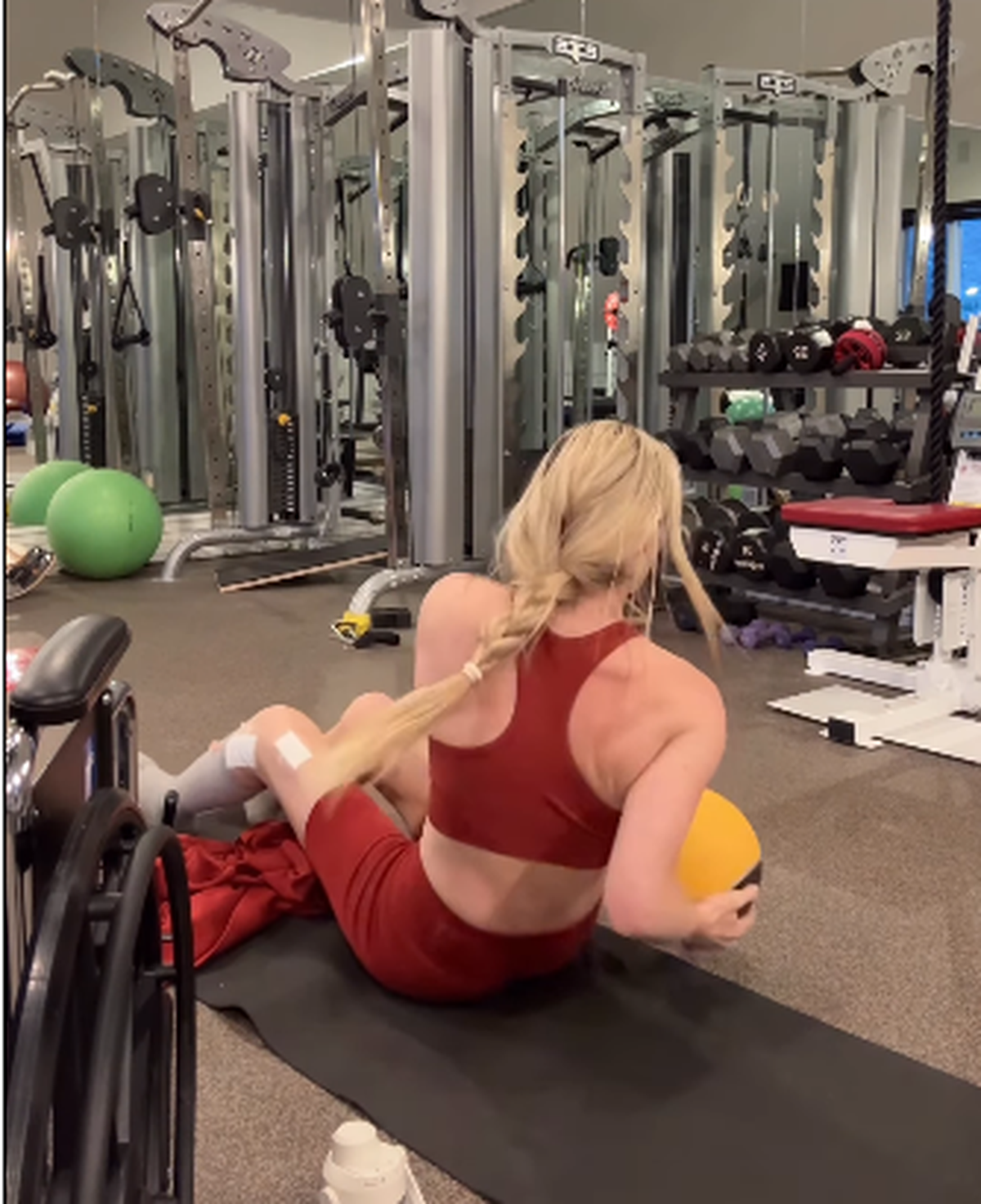 Lindsey Vonn a revenit acasă » Sportiva a început recuperarea la piciorul accidentat