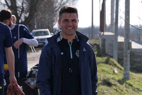 Antrenament condus de Florin Bratu la Metaloglobus/ foto: Andrei Furnigă (GSP)