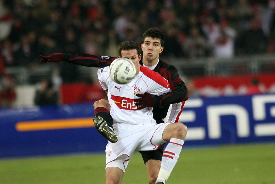 Marius Constantin și defensiva giuleșteană au avut o misiune extrem de dificilă la Stuttgart. Foto: GSP 20 de ani de la primăvara europeană din Giulești » Cum a ajuns Rapidul în 16-imile Cupei UEFA 2005-2006