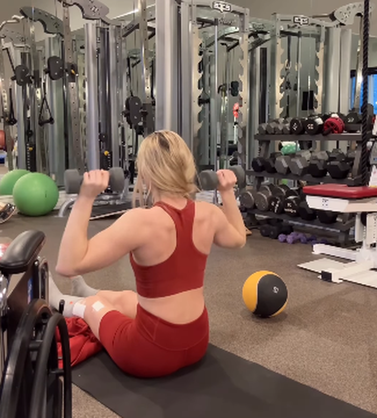 Lindsey Vonn a revenit acasă » Sportiva a început recuperarea la piciorul accidentat