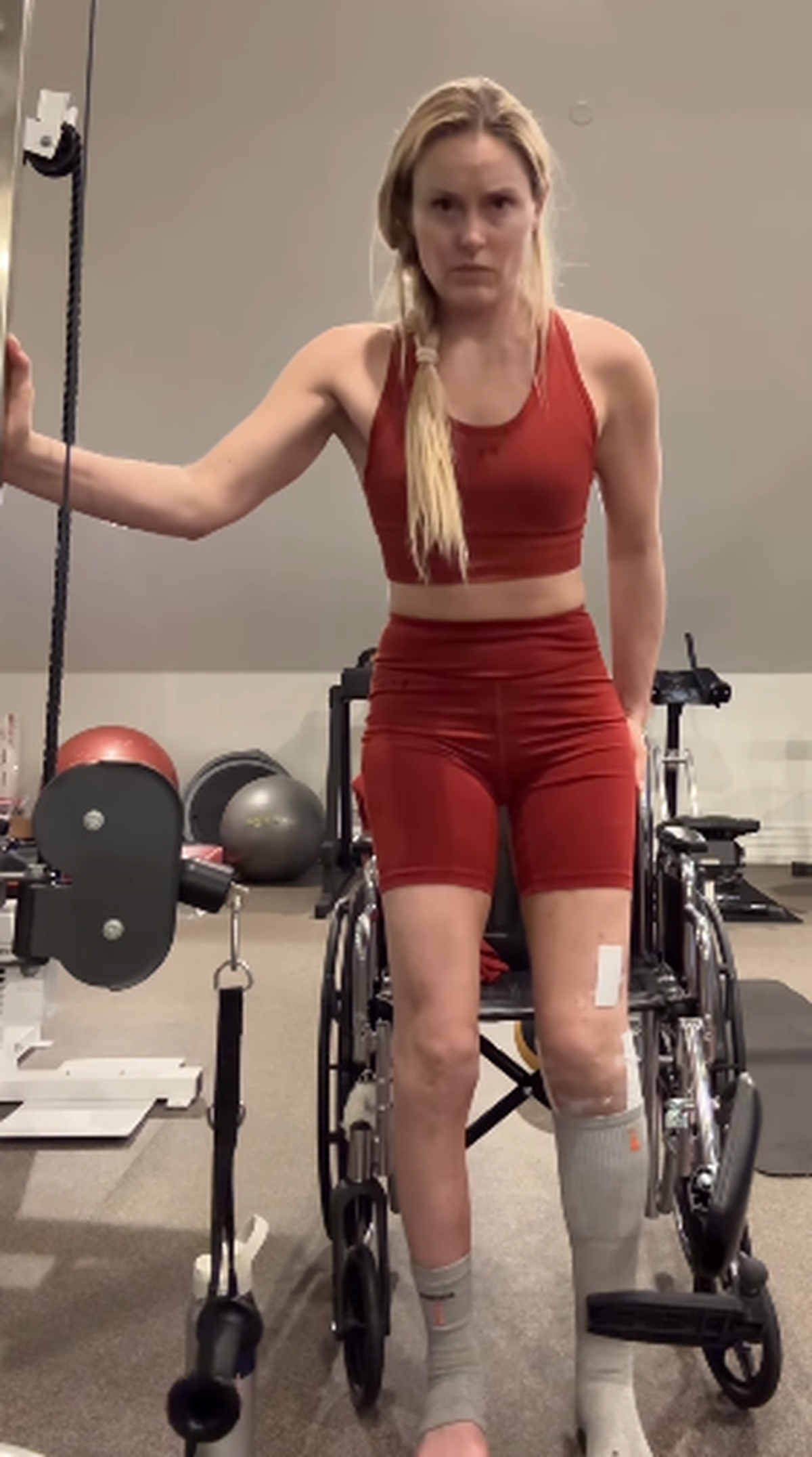 Lindsey Vonn a revenit acasă » Sportiva a început recuperarea la piciorul accidentat