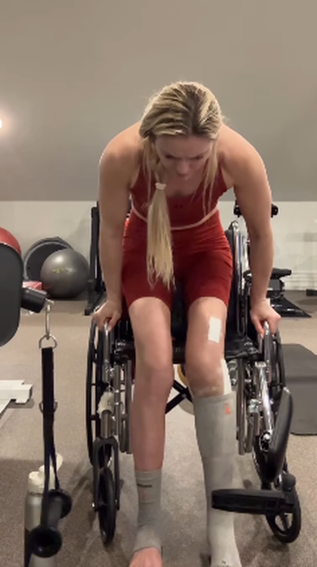 Lindsey Vonn a revenit acasă » Sportiva a început recuperarea la piciorul accidentat