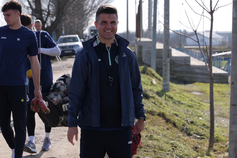 Florin Bratu, înaintea duelului cu Mirel Rădoi: „Era să-mi cadă telefonul când am citit” + Pont primit în direct: „E o informație bună”