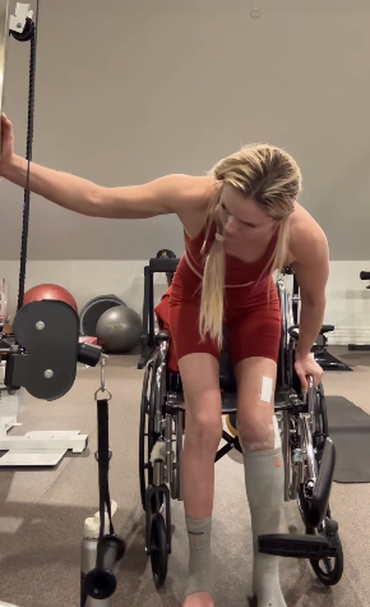 Lindsey Vonn a revenit acasă » Sportiva a început recuperarea la piciorul accidentat