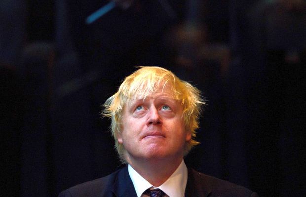 Boris Johnson a ajuns la terapie intensivă după ce s-a infectat cu COVID-19