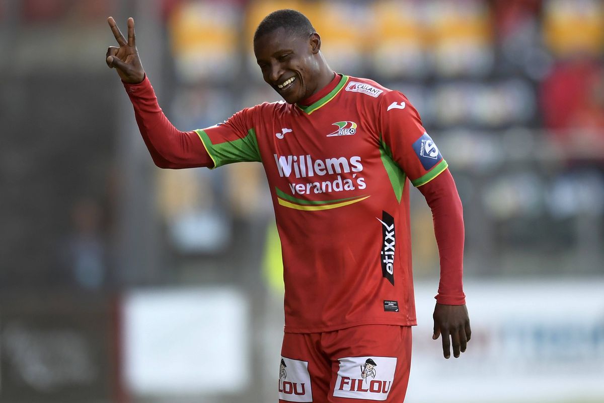 Autoportretul noului atacant de la Dinamo: „Alerg foarte repede! Muncesc la antrenament și acasă doar mă relaxez, pentru că am calități native”