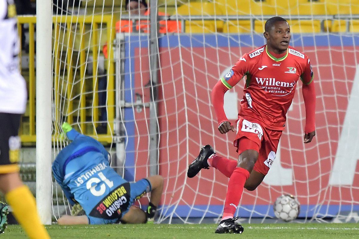 Dinamo și-a prezentat azi noul atacant! Pe ce perioadă a semnat