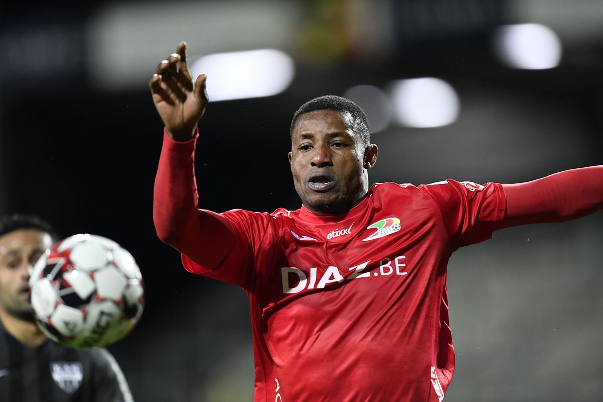 Dinamo și-a prezentat azi noul atacant! Pe ce perioadă a semnat