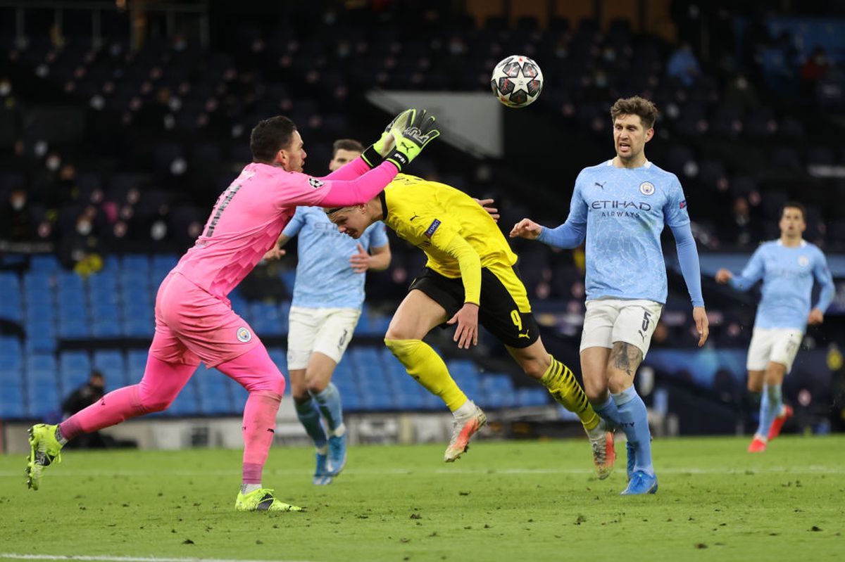 Porumboiu l-a criticat pe Șovre după Manchester City - Borussia Dortmund, dar ulterior s-a răzgândit