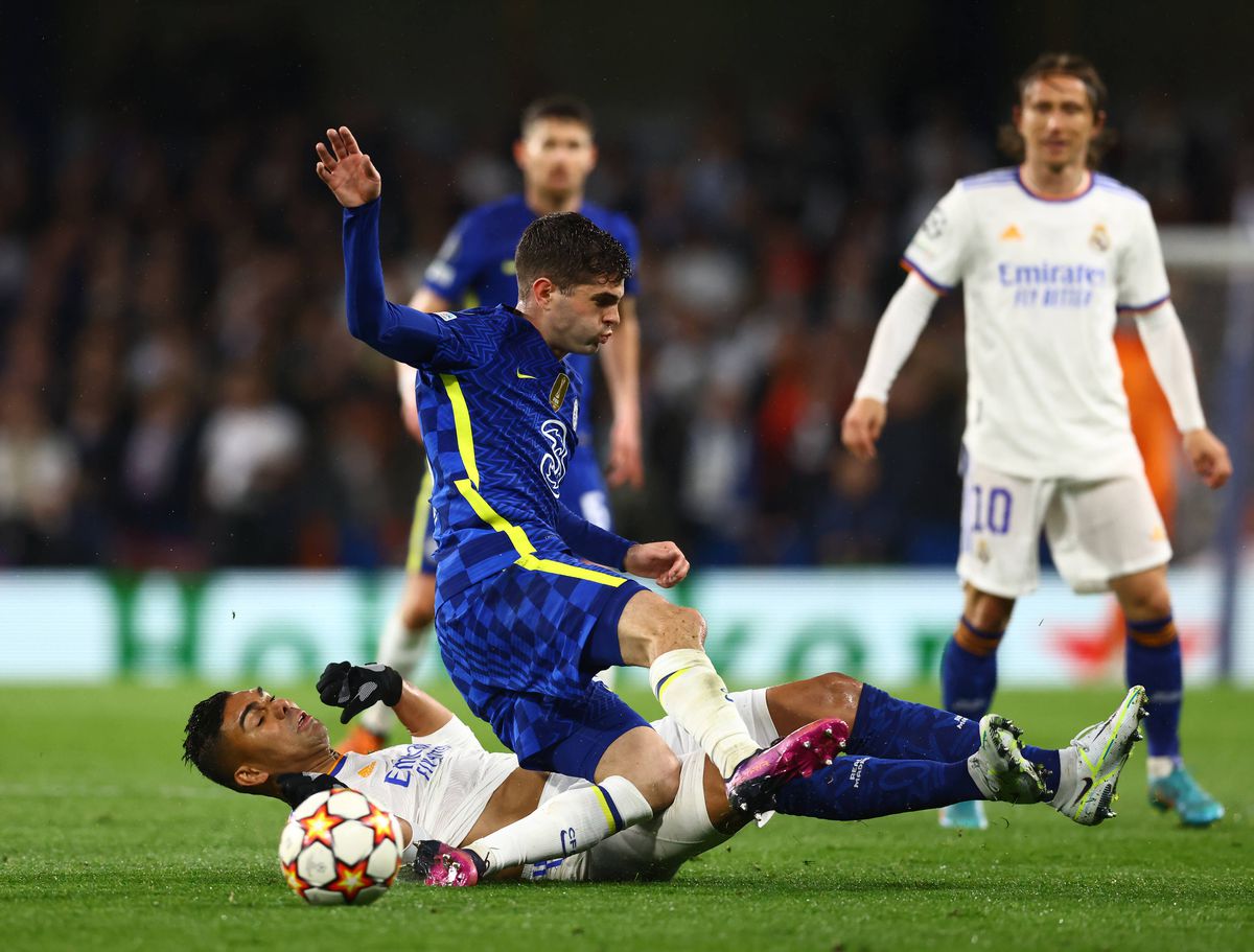 Benzemagie pură! Real Madrid o învinge clar pe Chelsea și este mare favorită la calificarea în semifinalele Ligii Campionilor