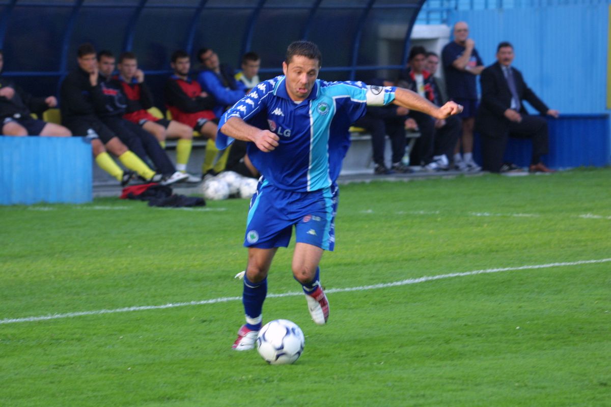 „Mi-au pus coroană de rege, stăteam în fața a 250 de oameni” » Ce a trăit Sabin Ilie în China: „Un vecin a pus imnul țării de la 6 dimineața la 12 noaptea”