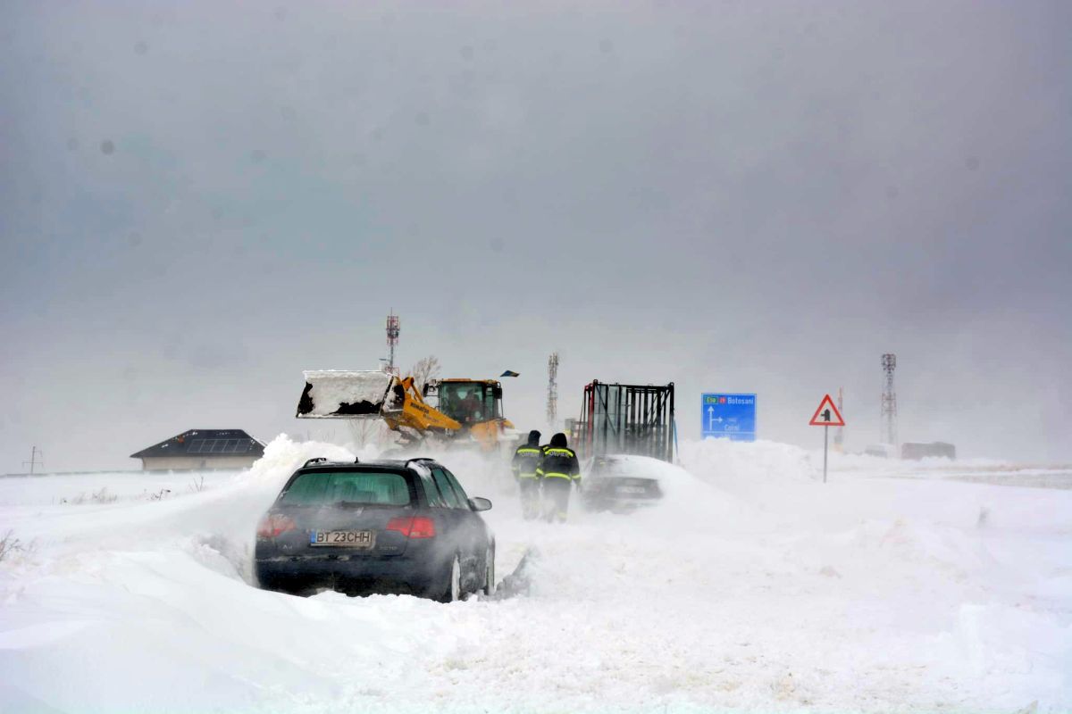 Zăpezi abundente în Botoșani - imagini cu ravagiile făcute de ninsoare