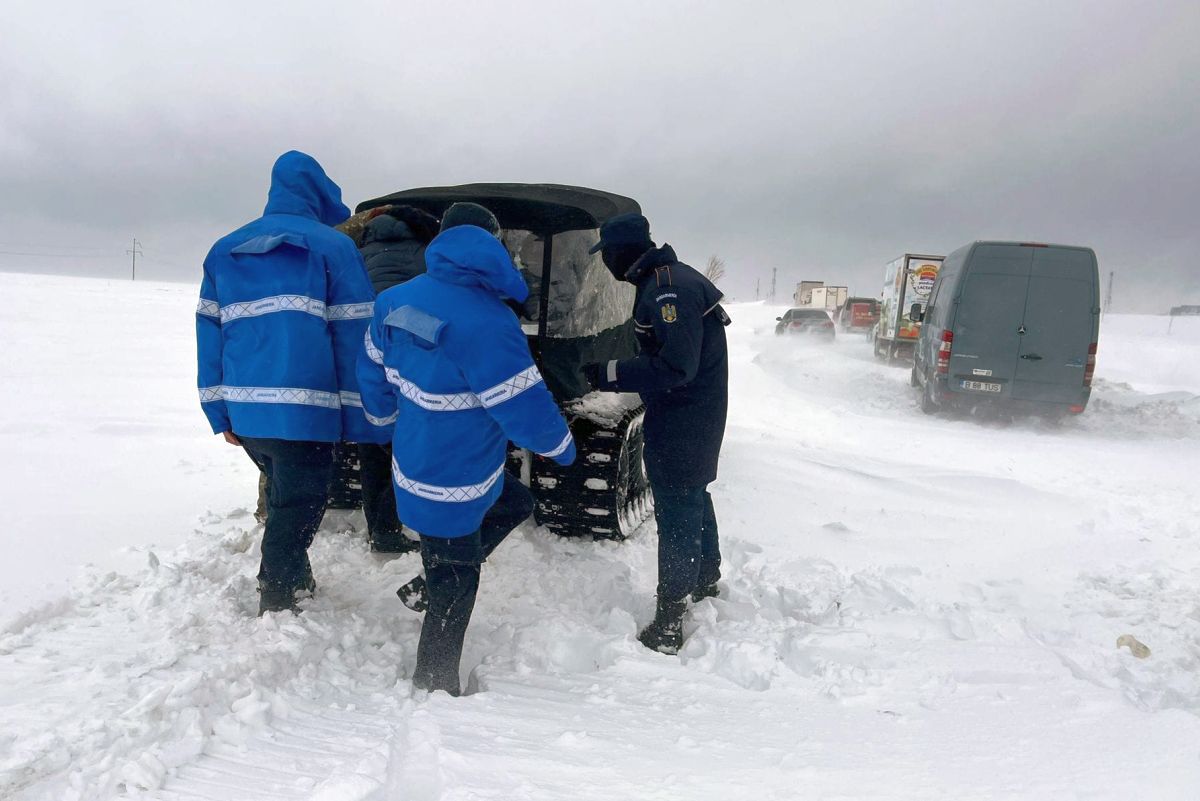 Zăpezi abundente în Botoșani - imagini cu ravagiile făcute de ninsoare