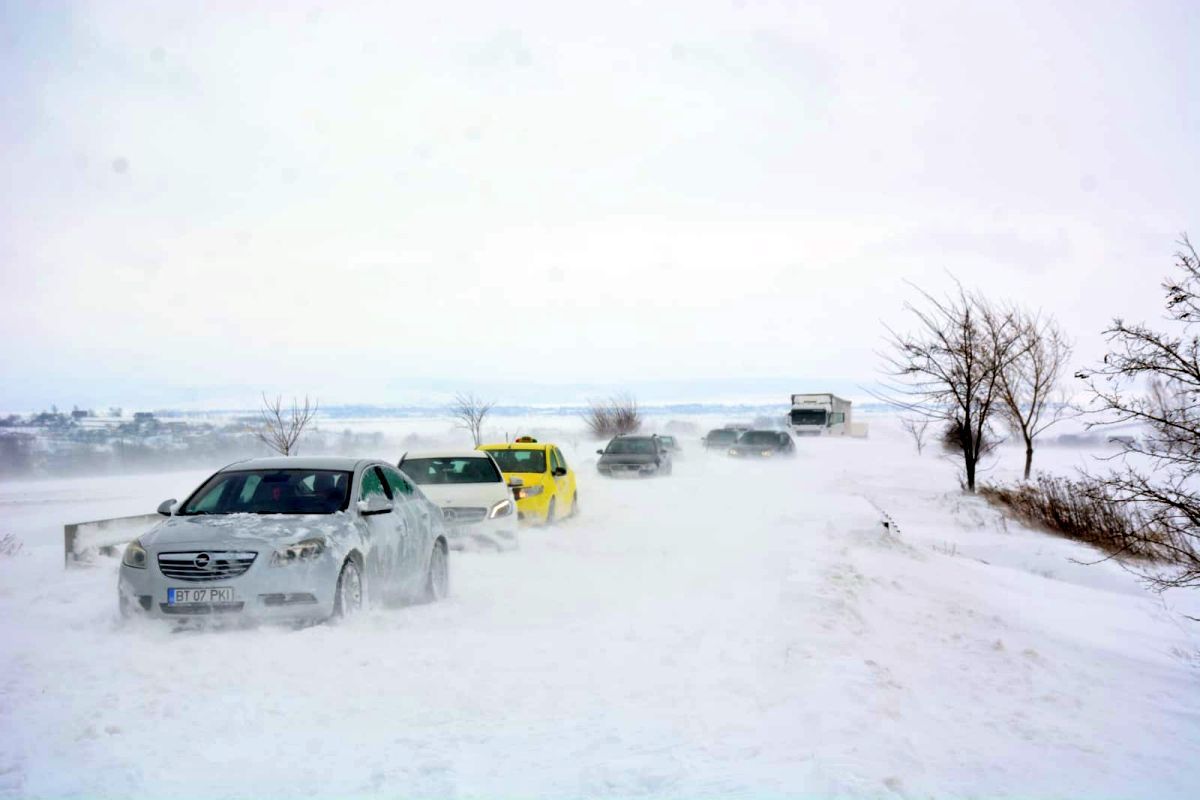 Zăpezi abundente în Botoșani - imagini cu ravagiile făcute de ninsoare