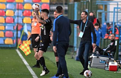 „Rămâi și în sezonul viitor?” » Cel mai dorit antrenor din Superliga dezvăluie negocieri „la sânge”: „Nu pot să te aștept pe tine”