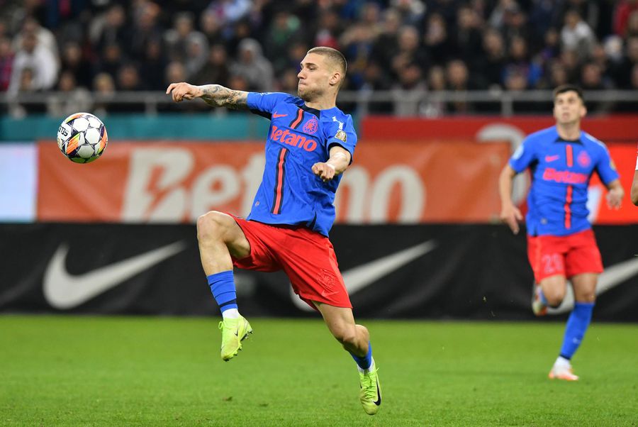 Daniel Bîrligea în FCSB - U Cluj, etapa #3 play-off // foto: Cristi Preda (GSP) Alibec peste Bîrligea?!