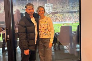 Fotbalistul diagnosticat cu o boală incurabilă, invitat la Rapid - Dinamo » Fotografie în lojă alături de donatoarea Diana Șucu