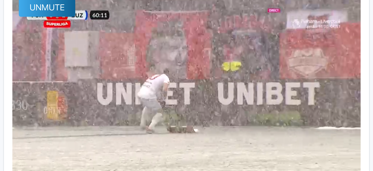 Imaginile lunii în Superliga » Jucătorul i-a luat lopata din mână și a început să sprinteze
