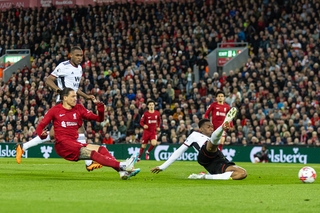 Pe ce fundaș stânga va miza Liverpool sezonul viitor?