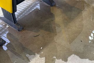 Arena Națională se degradează » Imagini incredibile înainte de Rapid - Dinamo: ploaia s-a infiltrat prin tavan