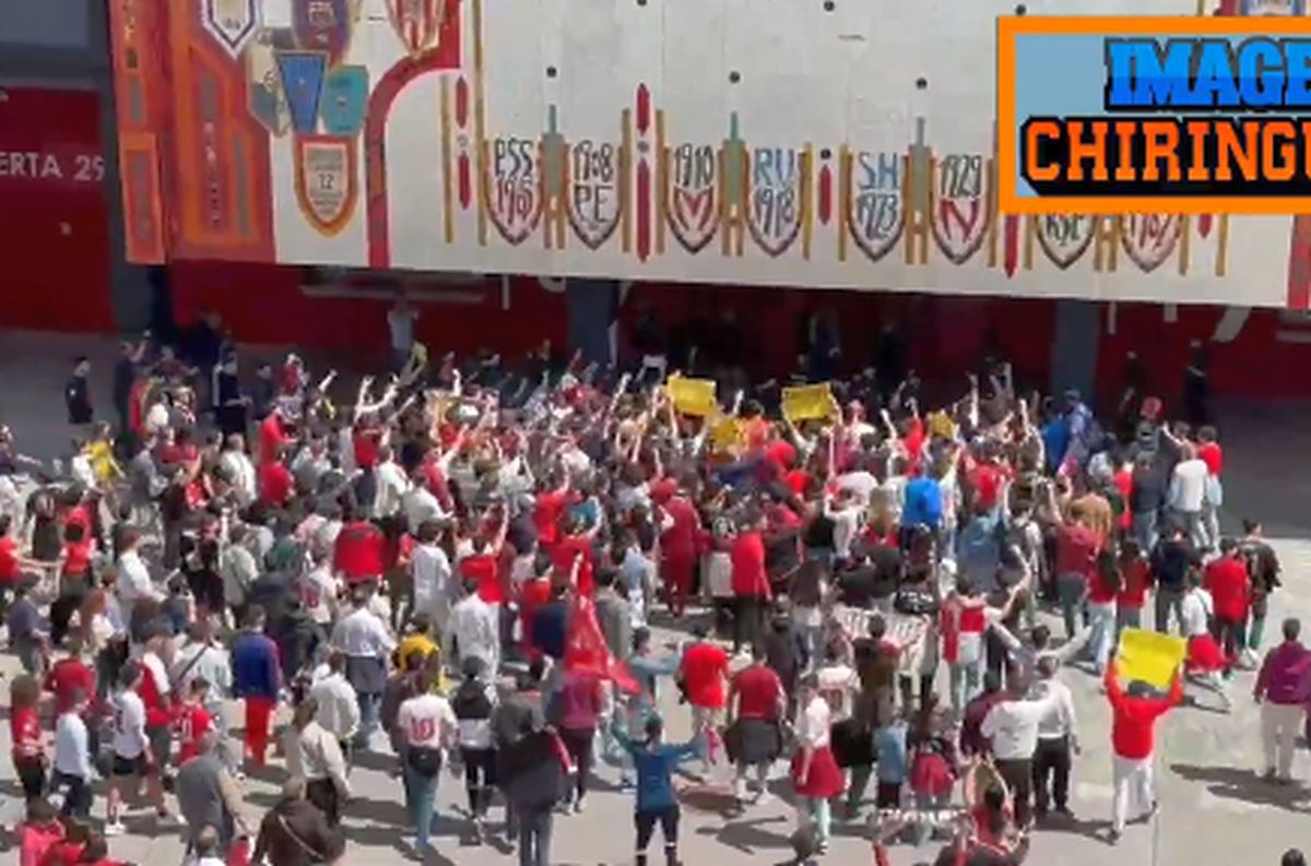 Protest masiv înaintea derby-ului din La Liga: „Plecați!” » Tată și fiu luptă pentru putere într-un scenariu de film!