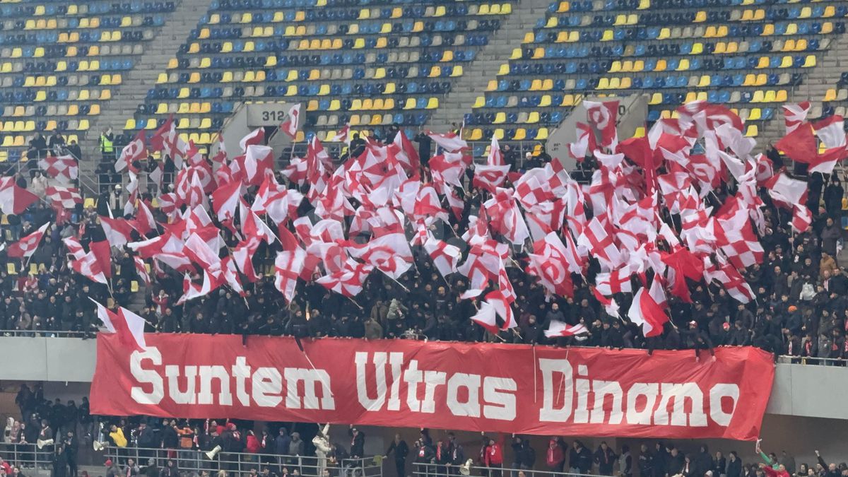Scenografia afișată de fanii lui Dinamo în meciul cu Rapid