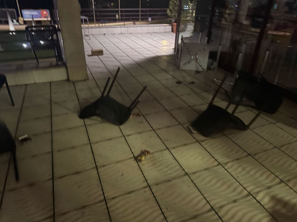 Teroare în noapte » Huliganii au luat cu asalt sediile clubului