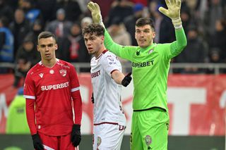 Lovitură înainte de derby! Titularul incontestabil e OUT din Rapid - Dinamo