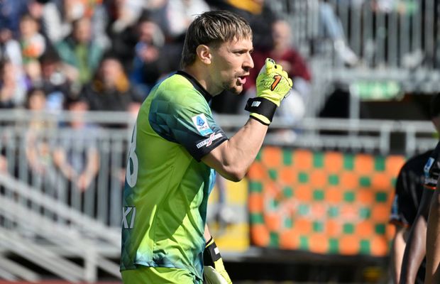 Cu ochii pe Ionuț Radu! » Portarul Veneziei are pe masă două superoferte scrise