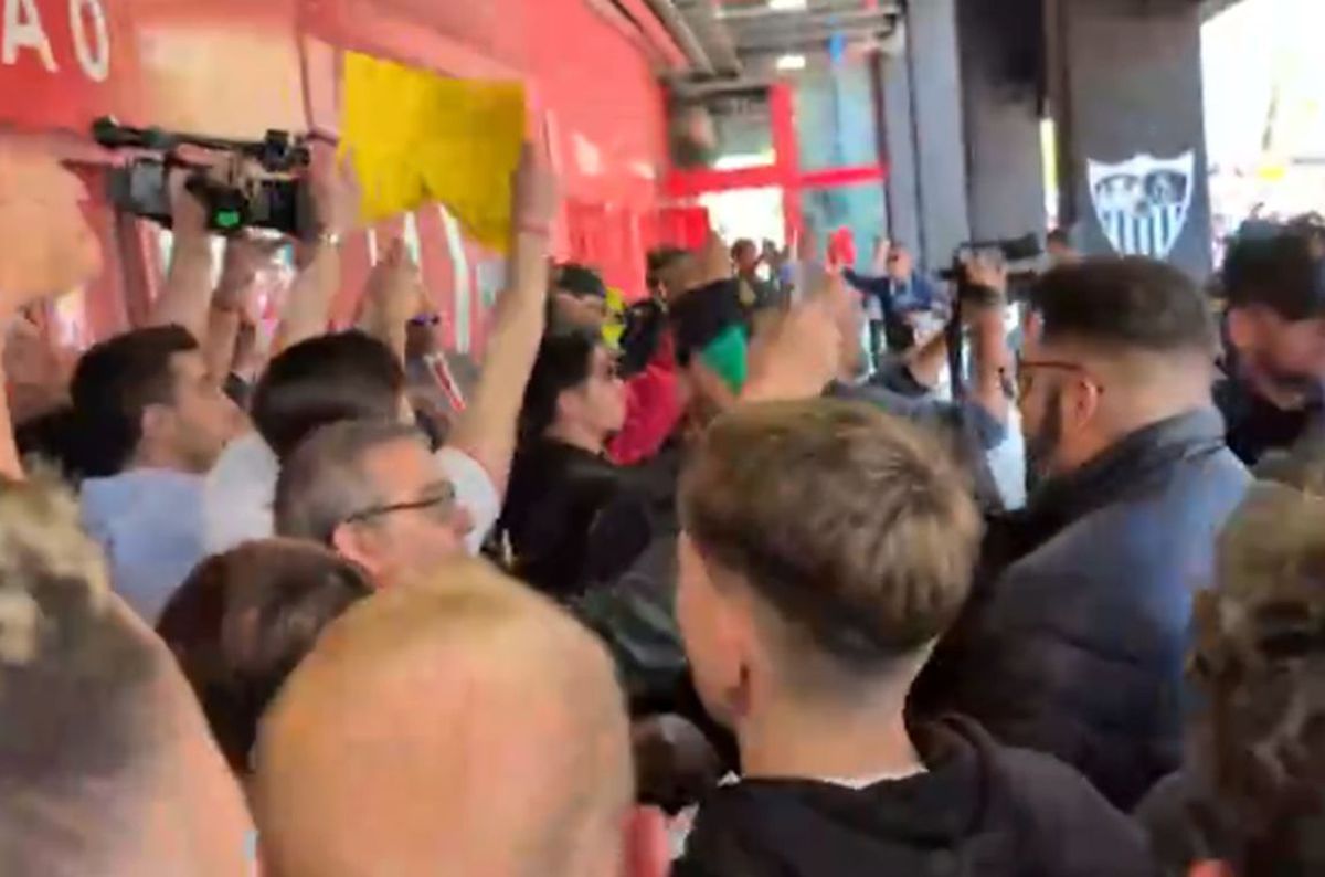 Protest înainte de Sevilla - Atletico Madrid