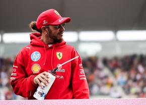 Probleme interne la Ferrari?! Lewis Hamilton surprinde: „Există un deficit între cele două părți ale garajului”