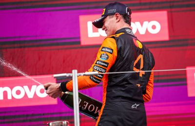 Lando Norris a dezbătut incidentul cu Max Verstappen de pe linia boxelor: „Nu mă așteptam”