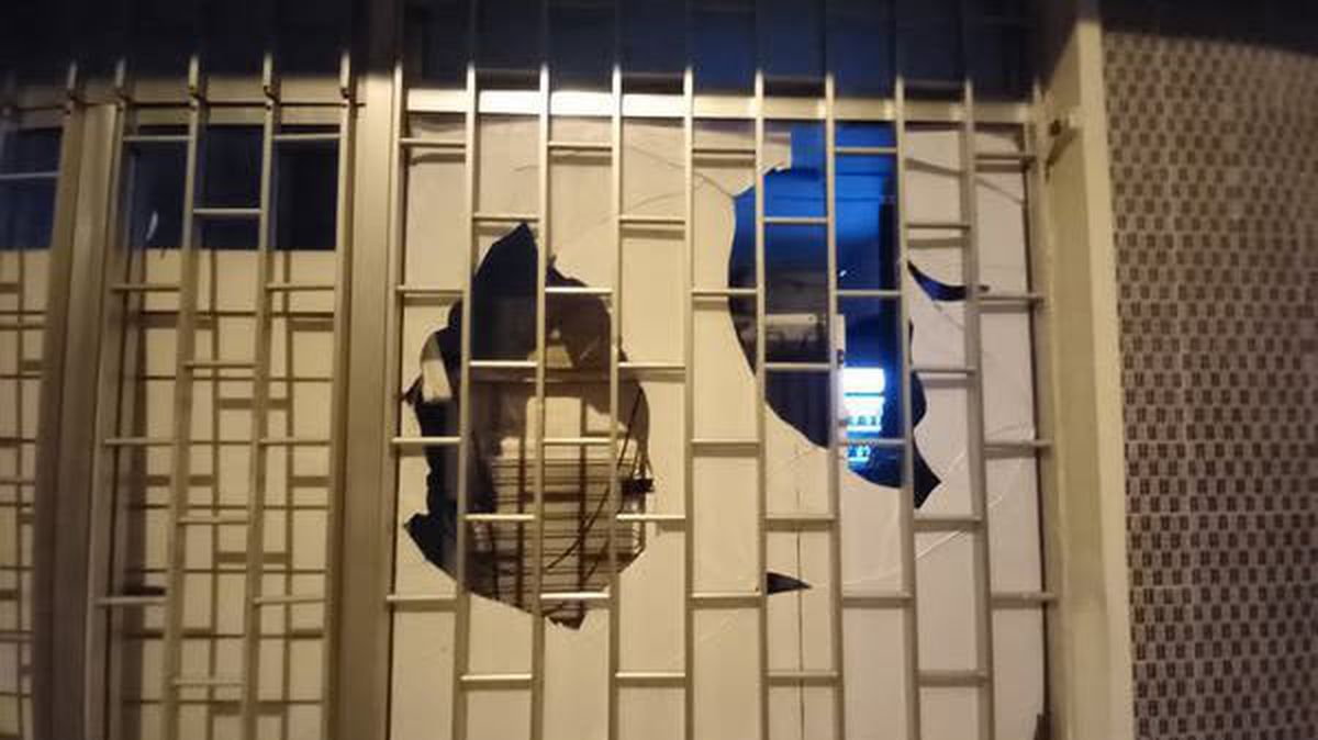 Teroare în noapte » Huliganii au luat cu asalt sediile clubului