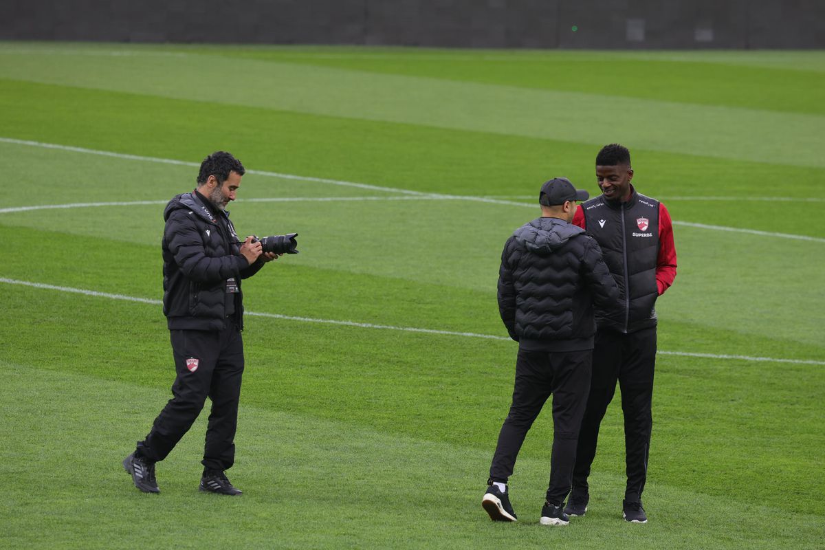 Arena Națională a fost din nou modificată, înainte de Rapid - Dinamo: imagini din vestiar și din tribune